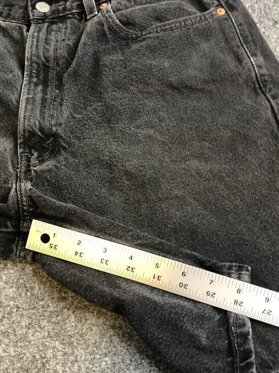 Vintage Y2K Levis 550 Denim Shorts Mens 32 Black Relaxed Gray Jort Skate - Picture 5 of 8